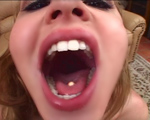 Bien enculée, elle se fait remplir le cul à ras bord !